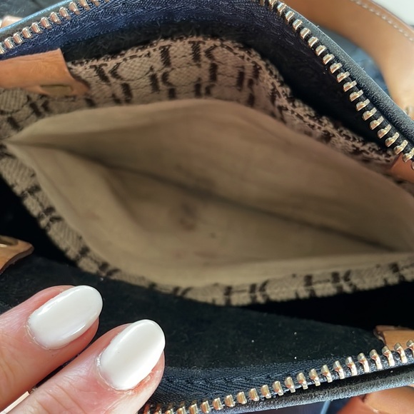 Carolina Herrera authentic Andy 7 handbag - Picture 4 of 11